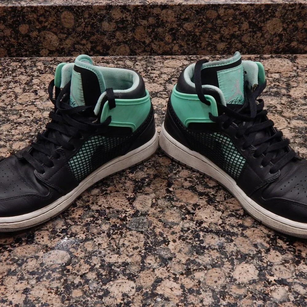 Air Jordan 1's Retro '89 Green Glow😎 - Picture 7 of 9